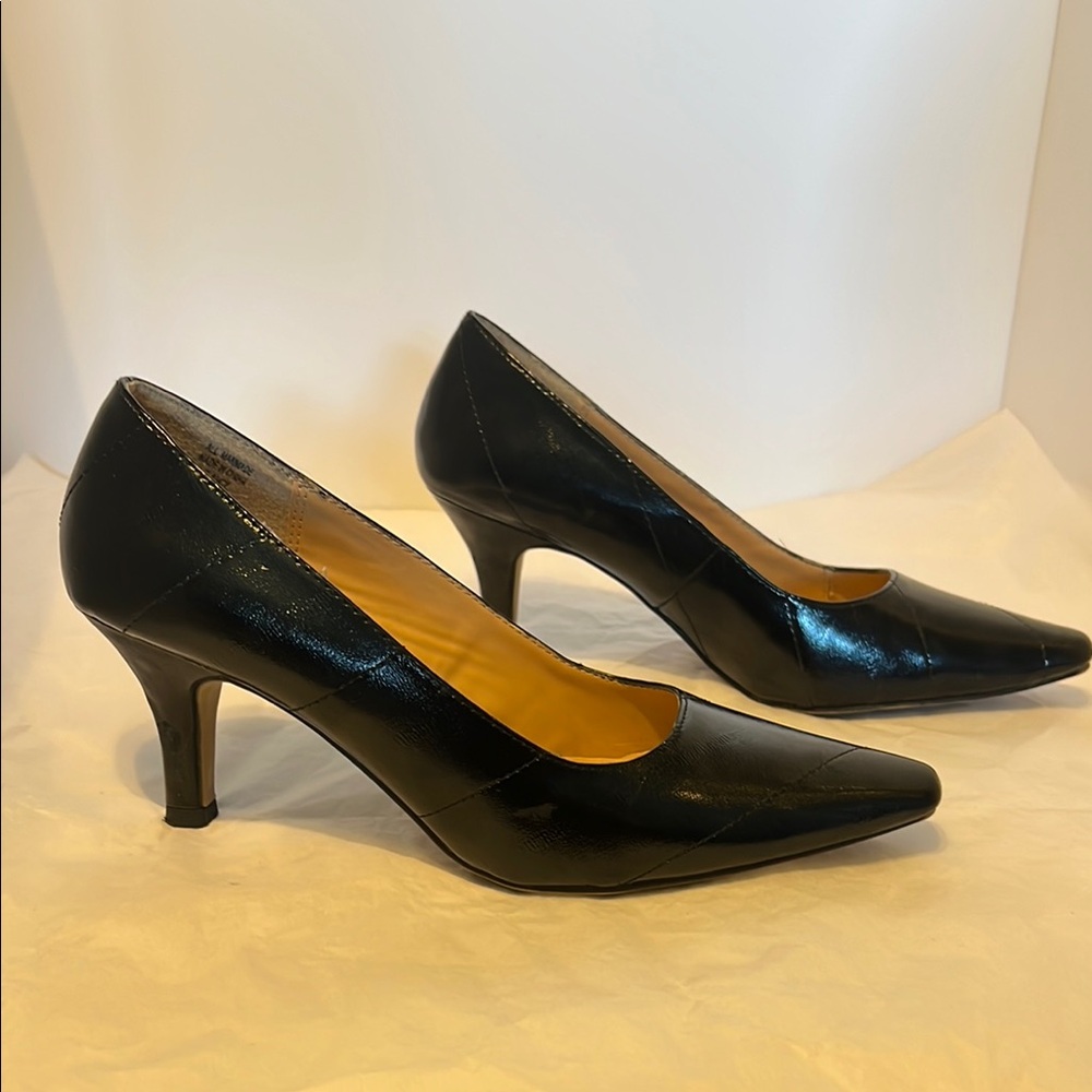 Karen Scott Black Classic Heels